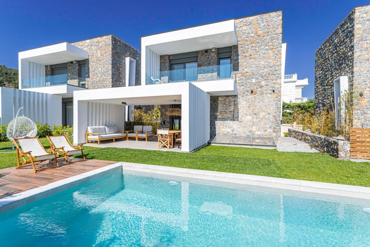Apoikia Villa *
